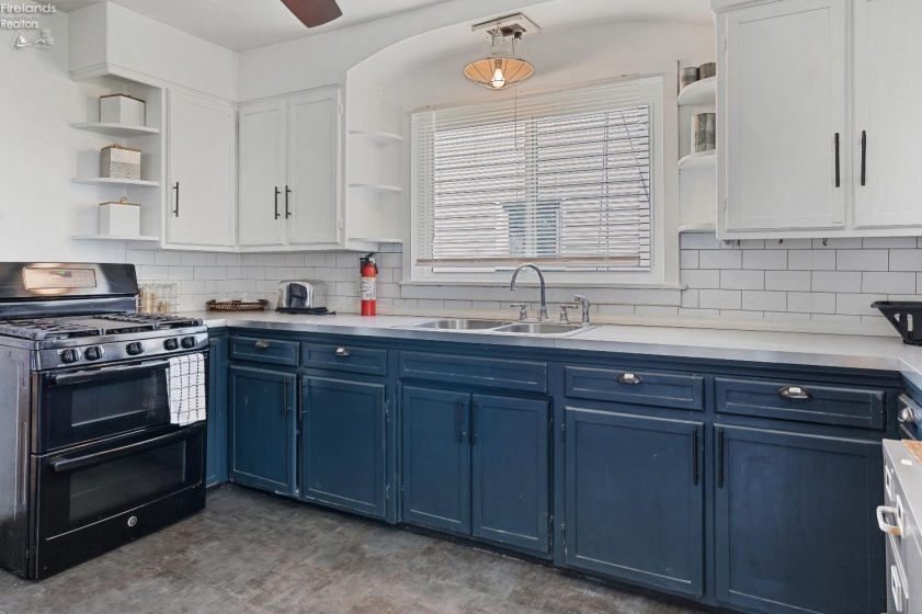 413 Third Street, Port Clinton, 43452, 3 Bedrooms Bedrooms, ,2 BathroomsBathrooms,Residential,For Sale,Third,20261407