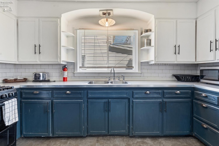 413 Third Street, Port Clinton, 43452, 3 Bedrooms Bedrooms, ,2 BathroomsBathrooms,Residential,For Sale,Third,20261407