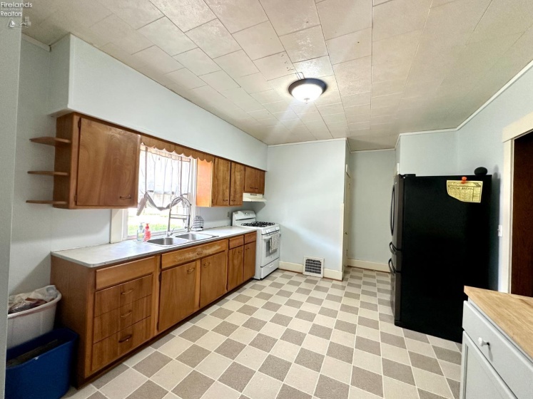 350 Toledo Street, Elmore, 43416, 4 Bedrooms Bedrooms, ,2 BathroomsBathrooms,Residential,For Sale,Toledo,20261394