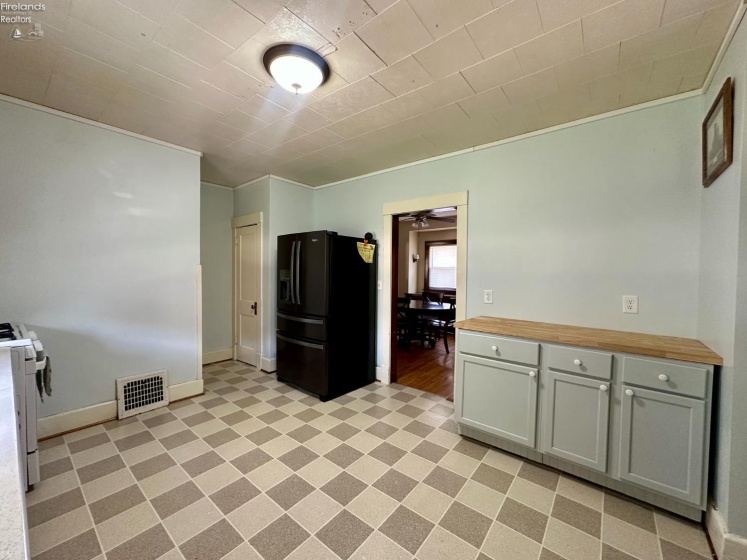 350 Toledo Street, Elmore, 43416, 4 Bedrooms Bedrooms, ,2 BathroomsBathrooms,Residential,For Sale,Toledo,20261394