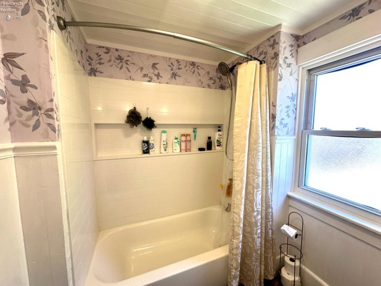 350 Toledo Street, Elmore, 43416, 4 Bedrooms Bedrooms, ,2 BathroomsBathrooms,Residential,For Sale,Toledo,20261394