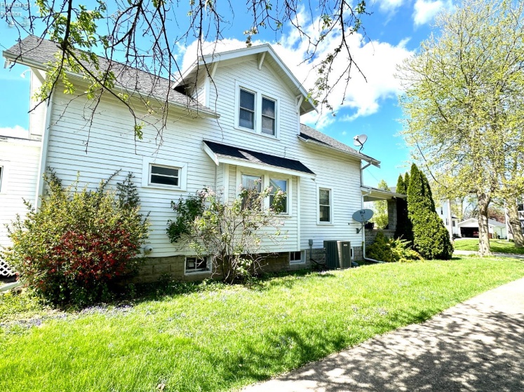 350 Toledo Street, Elmore, 43416, 4 Bedrooms Bedrooms, ,2 BathroomsBathrooms,Residential,For Sale,Toledo,20261394