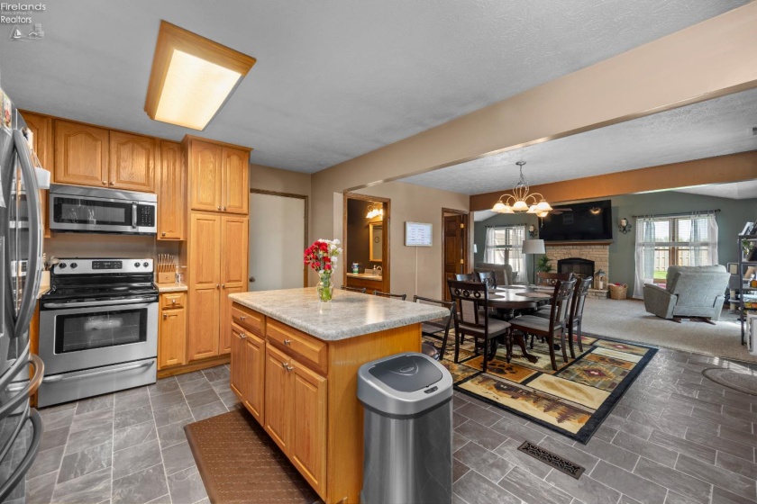 3012 Bayview Lane, Sandusky, 44870, 4 Bedrooms Bedrooms, ,3 BathroomsBathrooms,Residential,For Sale,Bayview,20261323