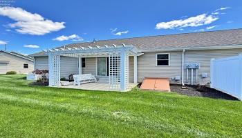 333 Greenbrier Court, Tiffin, 44883, 2 Bedrooms Bedrooms, ,2 BathroomsBathrooms,Residential,For Sale,Greenbrier,20261374