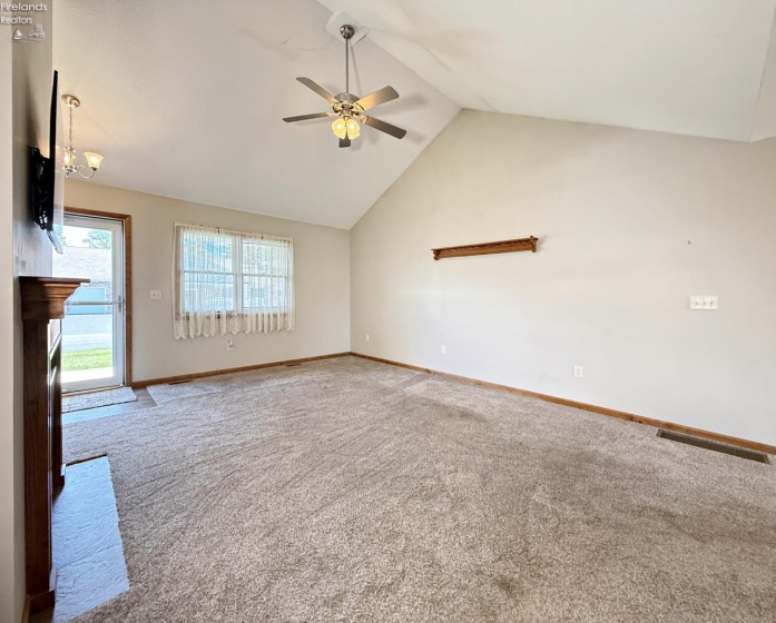 333 Greenbrier Court, Tiffin, 44883, 2 Bedrooms Bedrooms, ,2 BathroomsBathrooms,Residential,For Sale,Greenbrier,20261374