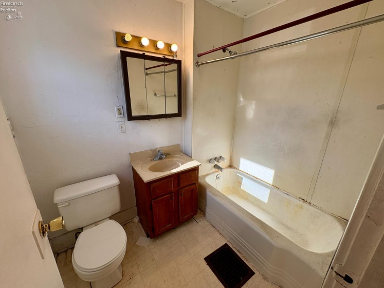 372 Perry Street, Tiffin, 44883, 3 Bedrooms Bedrooms, ,1 BathroomBathrooms,Residential,For Sale,Perry,20261416