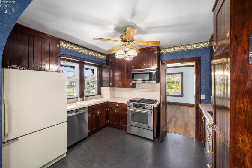 1302 5th Street, Sandusky, 44870, 3 Bedrooms Bedrooms, ,2 BathroomsBathrooms,Residential,For Sale,5th,20261356