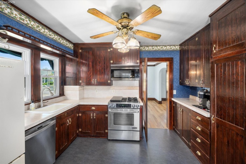 1302 5th Street, Sandusky, 44870, 3 Bedrooms Bedrooms, ,2 BathroomsBathrooms,Residential,For Sale,5th,20261356