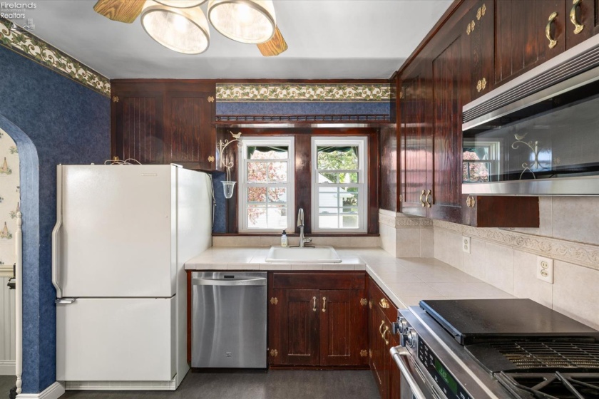 1302 5th Street, Sandusky, 44870, 3 Bedrooms Bedrooms, ,2 BathroomsBathrooms,Residential,For Sale,5th,20261356