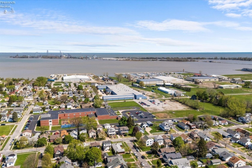 1302 5th Street, Sandusky, 44870, 3 Bedrooms Bedrooms, ,2 BathroomsBathrooms,Residential,For Sale,5th,20261356