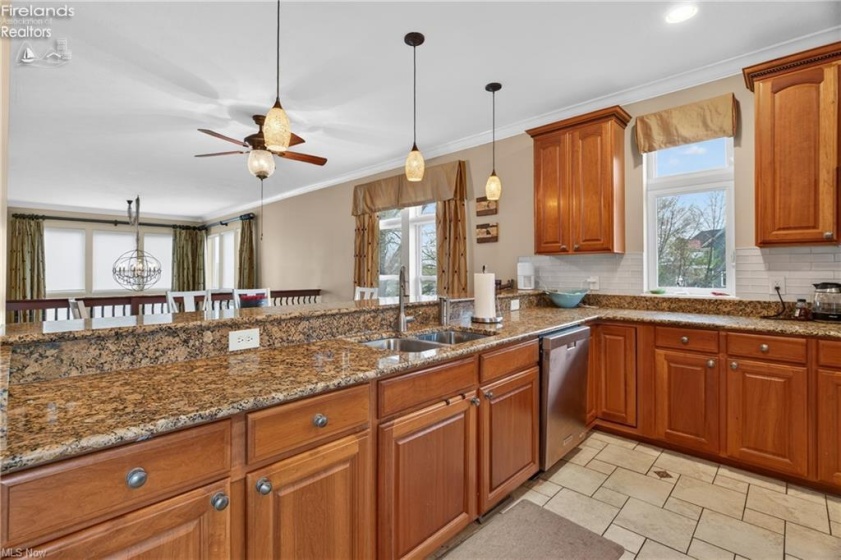 303 Arizona Avenue, Lorain, 44052, 3 Bedrooms Bedrooms, ,4 BathroomsBathrooms,Residential,For Sale,Arizona,20261325