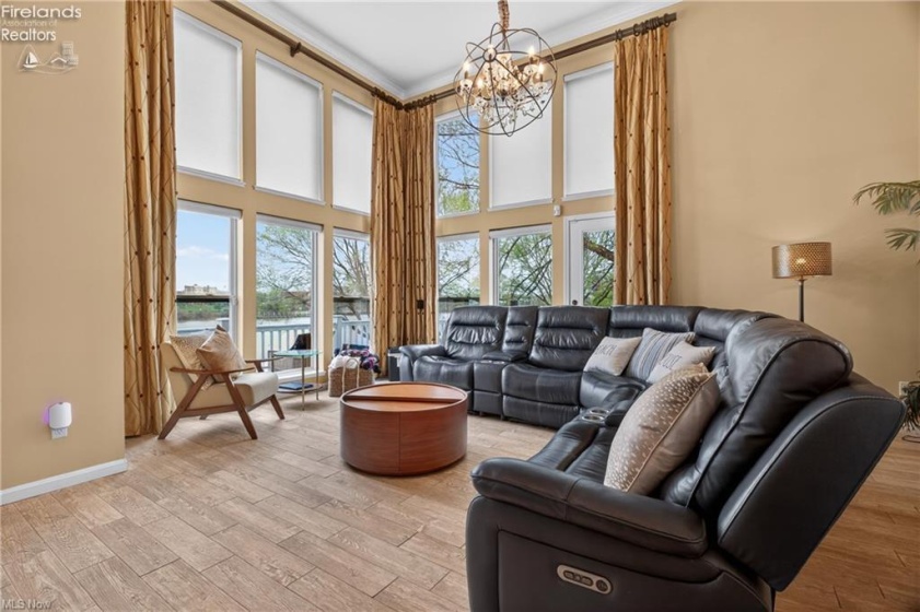 303 Arizona Avenue, Lorain, 44052, 3 Bedrooms Bedrooms, ,4 BathroomsBathrooms,Residential,For Sale,Arizona,20261325