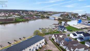 303 Arizona Avenue, Lorain, 44052, 3 Bedrooms Bedrooms, ,4 BathroomsBathrooms,Residential,For Sale,Arizona,20261325