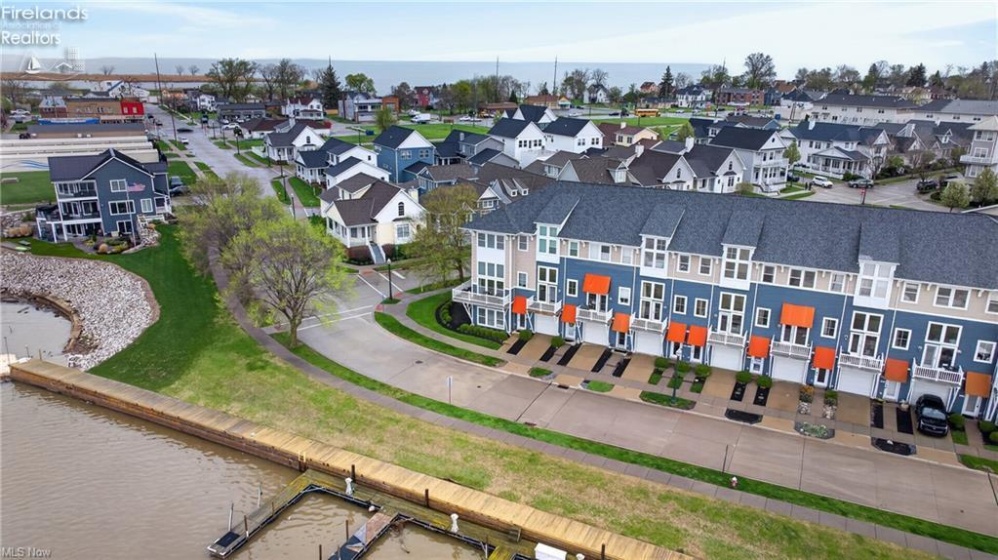 303 Arizona Avenue, Lorain, 44052, 3 Bedrooms Bedrooms, ,4 BathroomsBathrooms,Residential,For Sale,Arizona,20261325