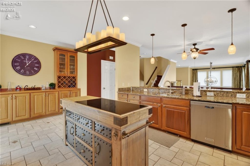 303 Arizona Avenue, Lorain, 44052, 3 Bedrooms Bedrooms, ,4 BathroomsBathrooms,Residential,For Sale,Arizona,20261325