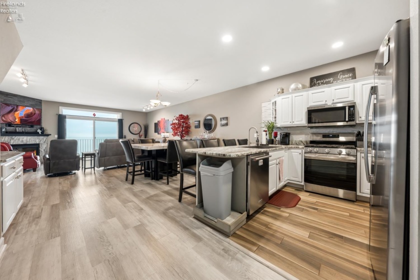 1213 Lakeshore Drive, Port Clinton, 43452, 3 Bedrooms Bedrooms, ,4 BathroomsBathrooms,Residential,For Sale,Lakeshore,20261347