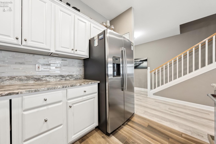 1213 Lakeshore Drive, Port Clinton, 43452, 3 Bedrooms Bedrooms, ,4 BathroomsBathrooms,Residential,For Sale,Lakeshore,20261347