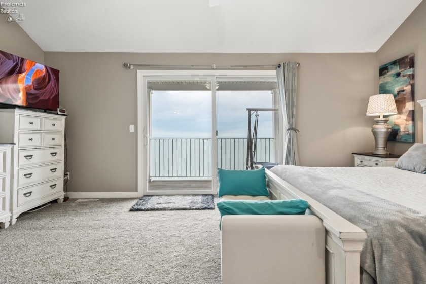 1213 Lakeshore Drive, Port Clinton, 43452, 3 Bedrooms Bedrooms, ,4 BathroomsBathrooms,Residential,For Sale,Lakeshore,20261347