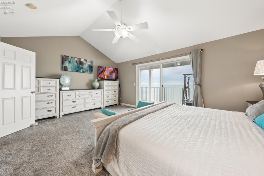 1213 Lakeshore Drive, Port Clinton, 43452, 3 Bedrooms Bedrooms, ,4 BathroomsBathrooms,Residential,For Sale,Lakeshore,20261347