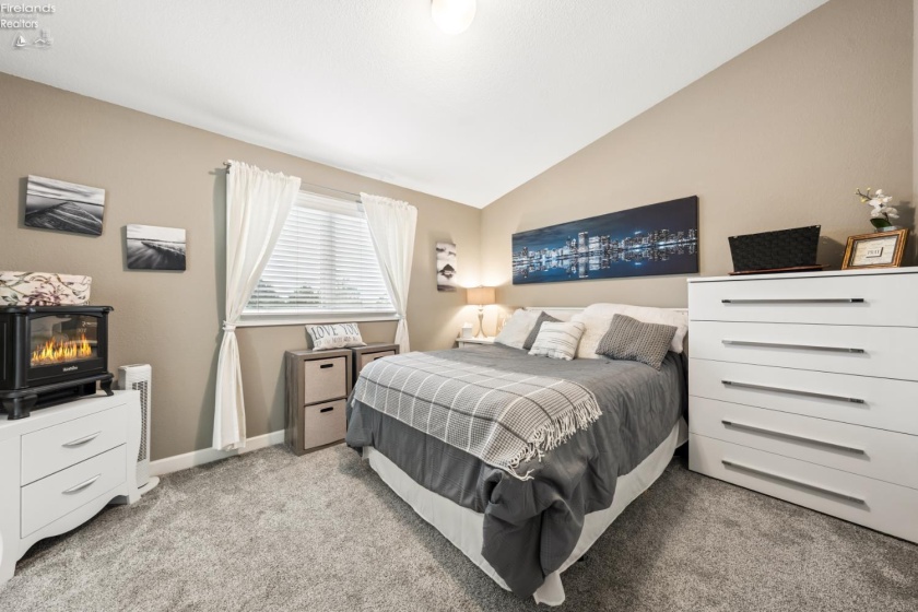 1213 Lakeshore Drive, Port Clinton, 43452, 3 Bedrooms Bedrooms, ,4 BathroomsBathrooms,Residential,For Sale,Lakeshore,20261347