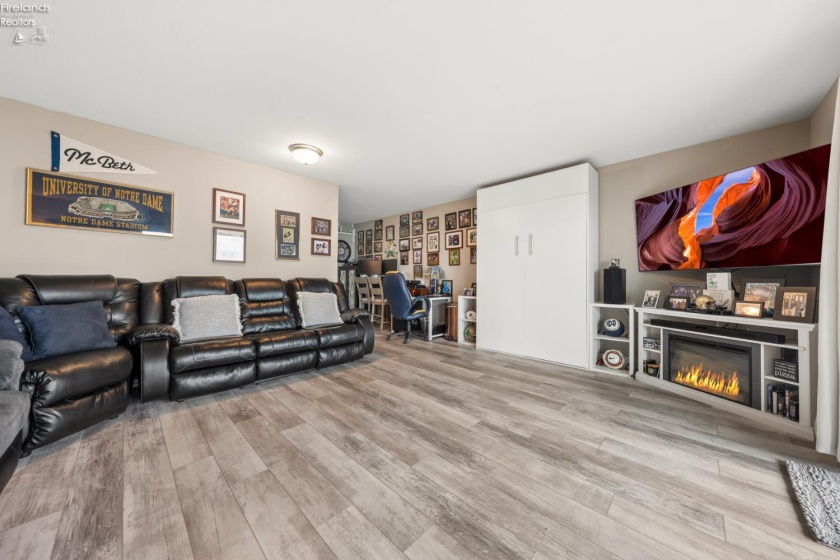 1213 Lakeshore Drive, Port Clinton, 43452, 3 Bedrooms Bedrooms, ,4 BathroomsBathrooms,Residential,For Sale,Lakeshore,20261347