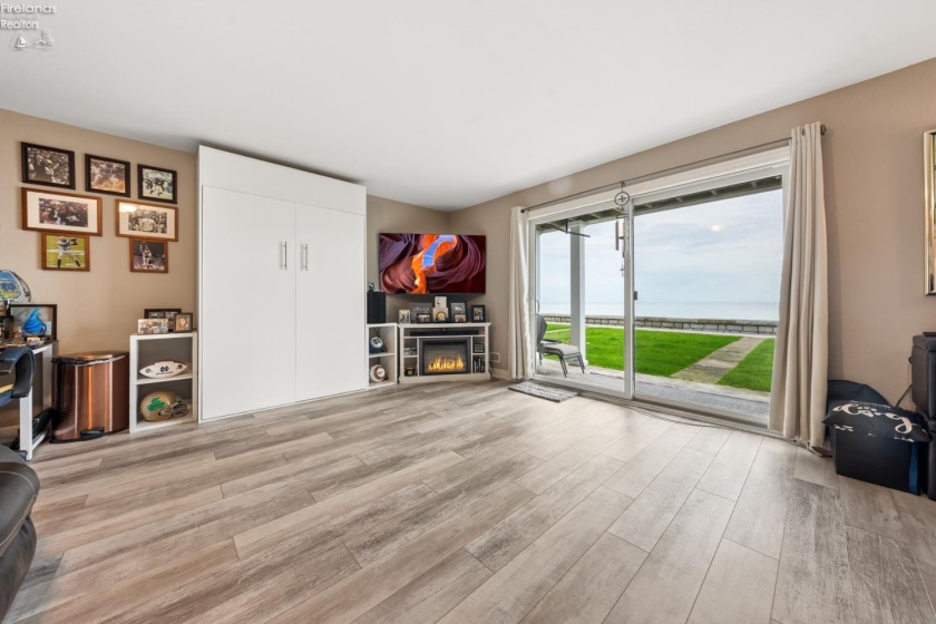 1213 Lakeshore Drive, Port Clinton, 43452, 3 Bedrooms Bedrooms, ,4 BathroomsBathrooms,Residential,For Sale,Lakeshore,20261347