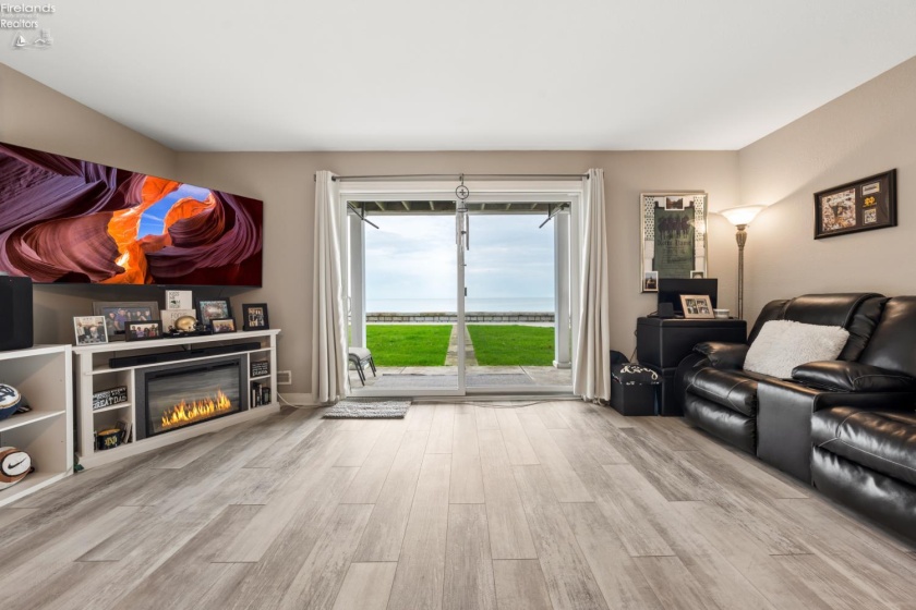 1213 Lakeshore Drive, Port Clinton, 43452, 3 Bedrooms Bedrooms, ,4 BathroomsBathrooms,Residential,For Sale,Lakeshore,20261347