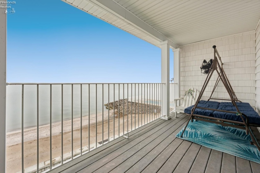 1213 Lakeshore Drive, Port Clinton, 43452, 3 Bedrooms Bedrooms, ,4 BathroomsBathrooms,Residential,For Sale,Lakeshore,20261347