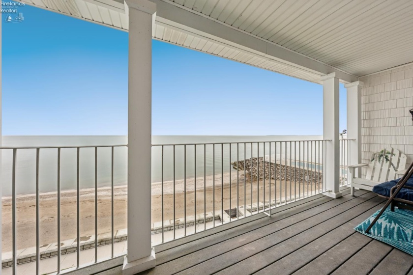 1213 Lakeshore Drive, Port Clinton, 43452, 3 Bedrooms Bedrooms, ,4 BathroomsBathrooms,Residential,For Sale,Lakeshore,20261347