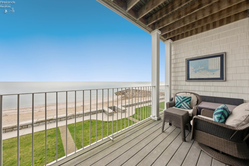 1213 Lakeshore Drive, Port Clinton, 43452, 3 Bedrooms Bedrooms, ,4 BathroomsBathrooms,Residential,For Sale,Lakeshore,20261347