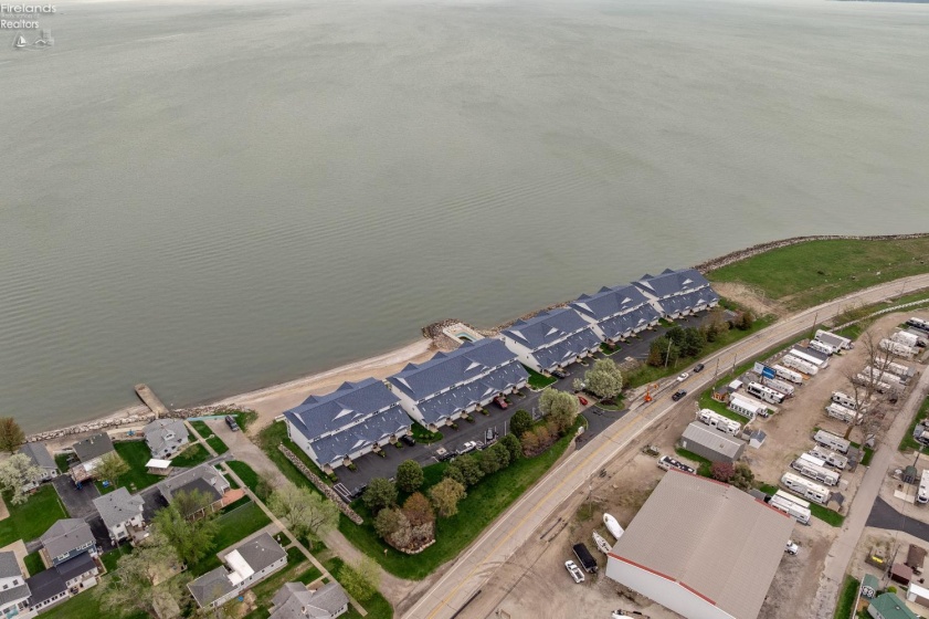 1213 Lakeshore Drive, Port Clinton, 43452, 3 Bedrooms Bedrooms, ,4 BathroomsBathrooms,Residential,For Sale,Lakeshore,20261347