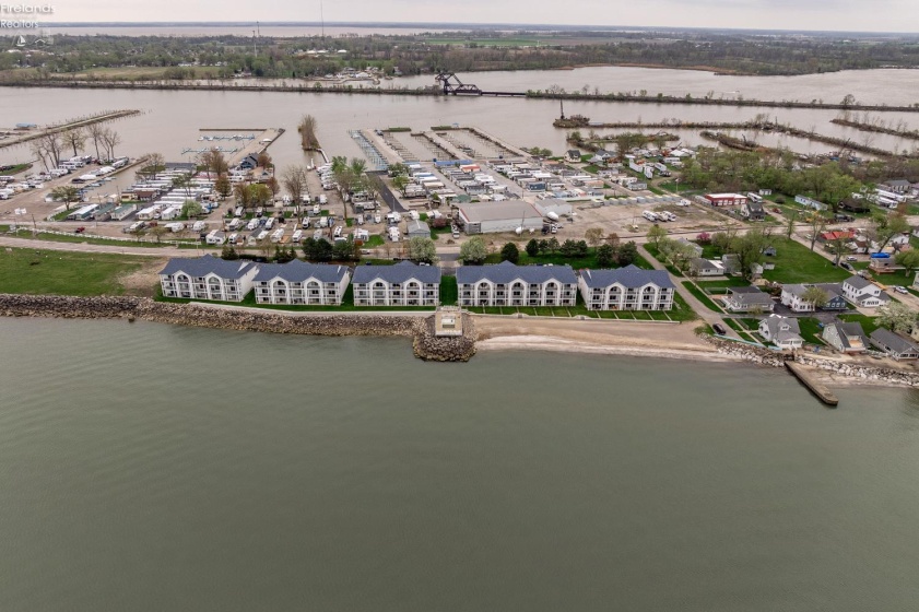 1213 Lakeshore Drive, Port Clinton, 43452, 3 Bedrooms Bedrooms, ,4 BathroomsBathrooms,Residential,For Sale,Lakeshore,20261347