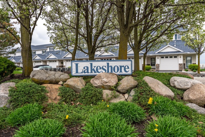 1213 Lakeshore Drive, Port Clinton, 43452, 3 Bedrooms Bedrooms, ,4 BathroomsBathrooms,Residential,For Sale,Lakeshore,20261347