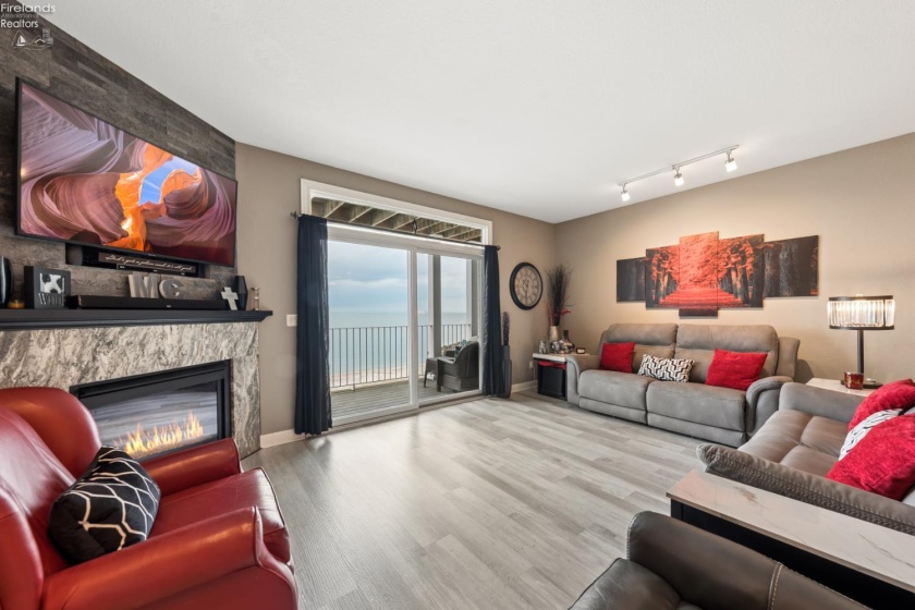 1213 Lakeshore Drive, Port Clinton, 43452, 3 Bedrooms Bedrooms, ,4 BathroomsBathrooms,Residential,For Sale,Lakeshore,20261347