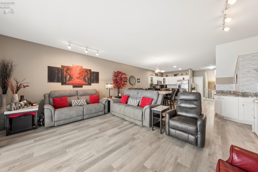 1213 Lakeshore Drive, Port Clinton, 43452, 3 Bedrooms Bedrooms, ,4 BathroomsBathrooms,Residential,For Sale,Lakeshore,20261347