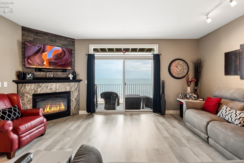 1213 Lakeshore Drive, Port Clinton, 43452, 3 Bedrooms Bedrooms, ,4 BathroomsBathrooms,Residential,For Sale,Lakeshore,20261347