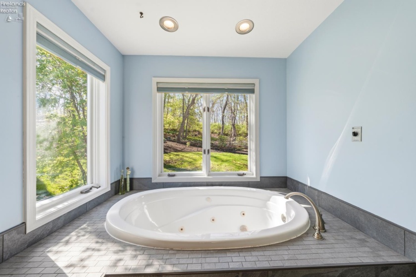 4165 Laurel Ridge Drive, Port Clinton, 43452, 3 Bedrooms Bedrooms, ,3 BathroomsBathrooms,Residential,For Sale,Laurel Ridge,20261388