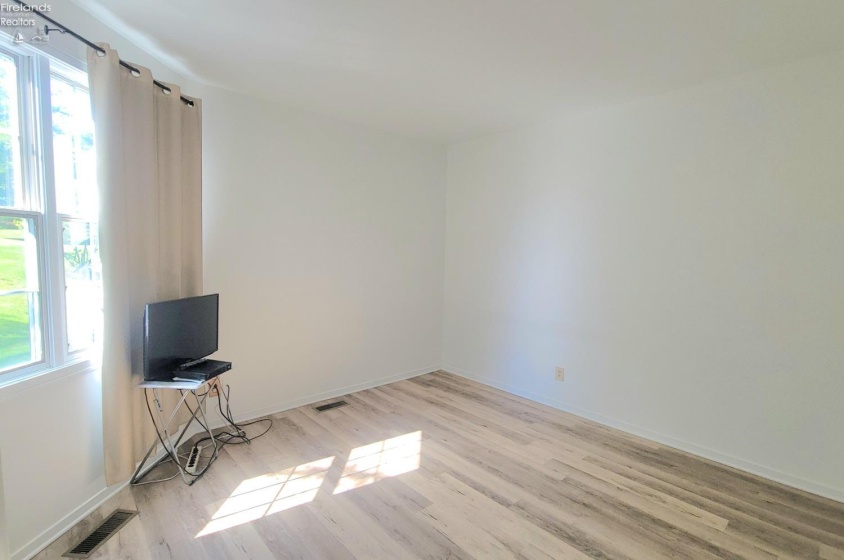 4475 Marin Harbor, Port Clinton, 43452, 2 Bedrooms Bedrooms, ,2 BathroomsBathrooms,Residential,For Sale,Marin Harbor,20261242