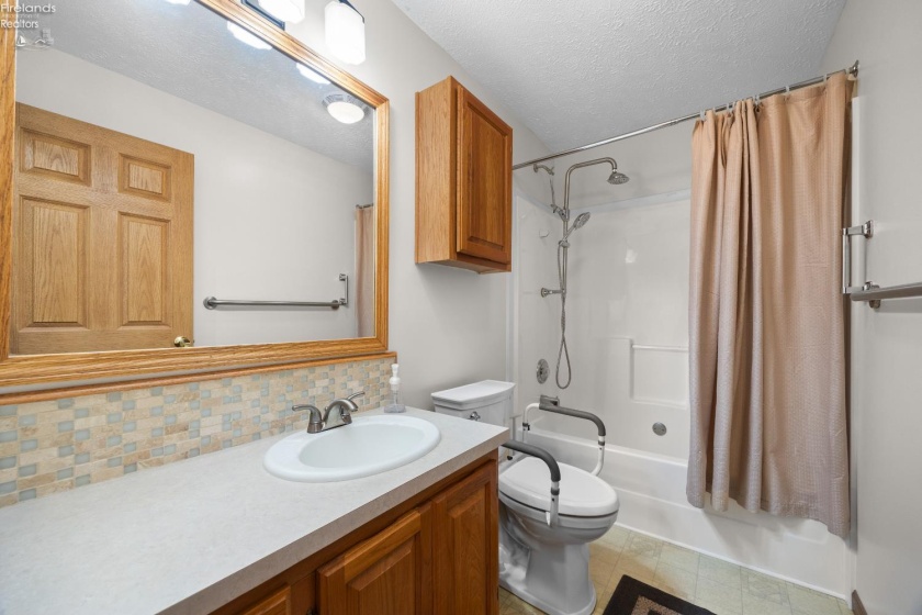 2327 Stonepath St., Lorain, 44052, 4 Bedrooms Bedrooms, ,3 BathroomsBathrooms,Residential,For Sale,Stonepath St.,20261424