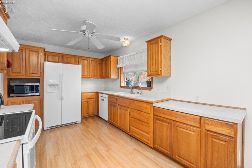 2327 Stonepath St., Lorain, 44052, 4 Bedrooms Bedrooms, ,3 BathroomsBathrooms,Residential,For Sale,Stonepath St.,20261424