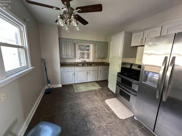 1327 Fifth Street, Sandusky, 44870, 2 Bedrooms Bedrooms, ,3 BathroomsBathrooms,Residential,For Sale,Fifth,20261447