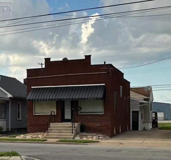 1327 Fifth Street, Sandusky, 44870, 2 Bedrooms Bedrooms, ,3 BathroomsBathrooms,Residential,For Sale,Fifth,20261447