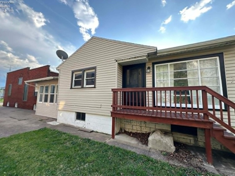 1327 Fifth Street, Sandusky, 44870, 2 Bedrooms Bedrooms, ,3 BathroomsBathrooms,Residential,For Sale,Fifth,20261447