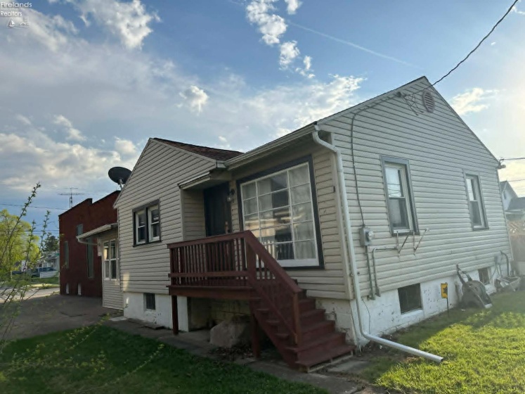 1327 Fifth Street, Sandusky, 44870, 2 Bedrooms Bedrooms, ,3 BathroomsBathrooms,Residential,For Sale,Fifth,20261447
