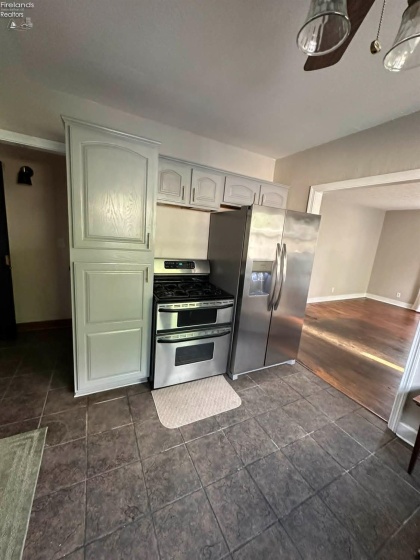 1327 Fifth Street, Sandusky, 44870, 2 Bedrooms Bedrooms, ,3 BathroomsBathrooms,Residential,For Sale,Fifth,20261447