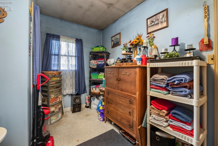 815 Edison Lane, Port Clinton, 43452, ,Multiple Units,For Sale,Edison,20261432