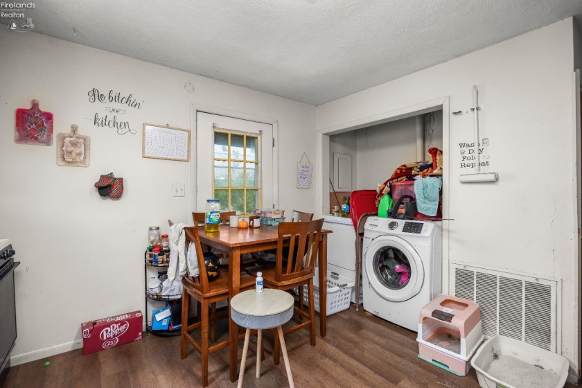 815 Edison Lane, Port Clinton, 43452, ,Multiple Units,For Sale,Edison,20261432