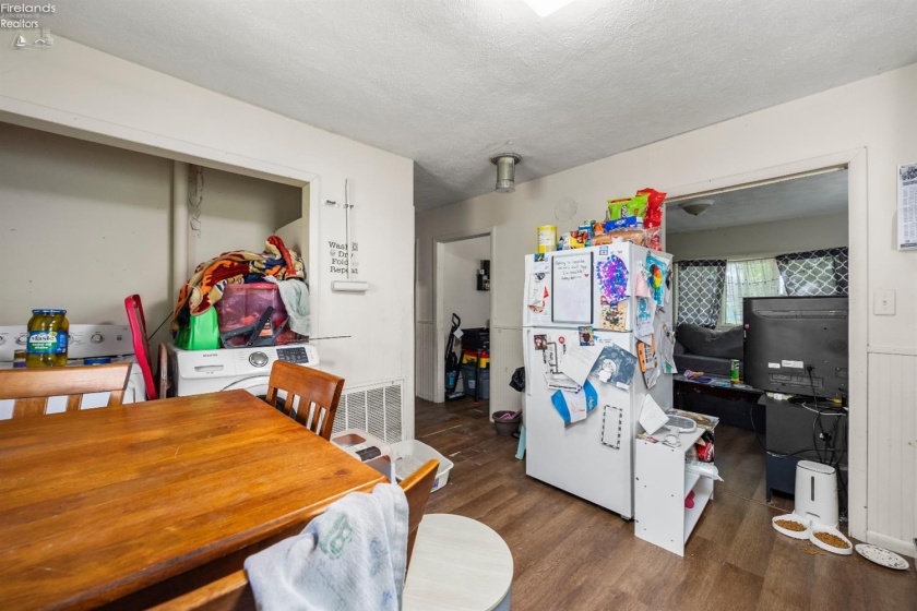 815 Edison Lane, Port Clinton, 43452, ,Multiple Units,For Sale,Edison,20261432