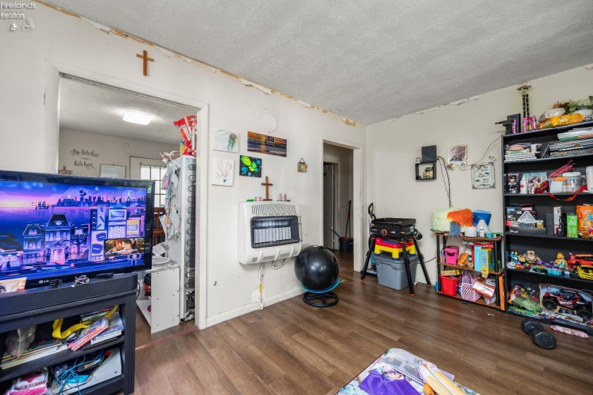 815 Edison Lane, Port Clinton, 43452, ,Multiple Units,For Sale,Edison,20261432