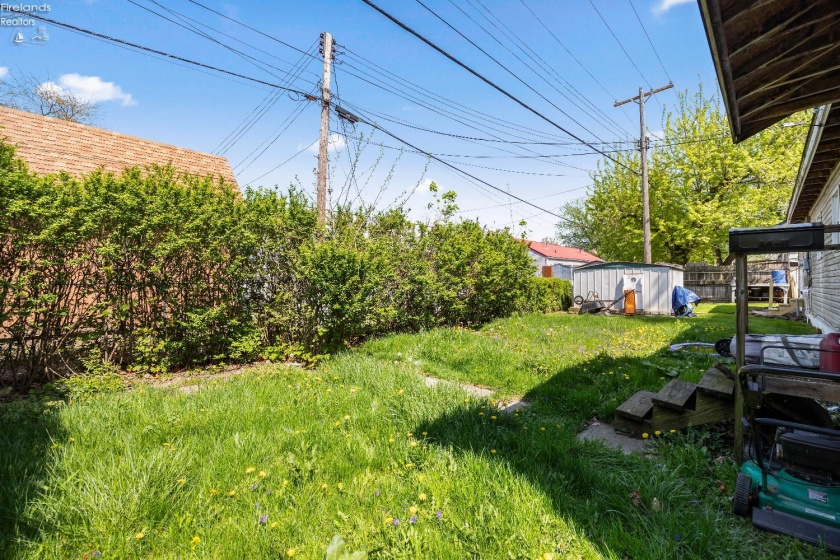 815 Edison Lane, Port Clinton, 43452, ,Multiple Units,For Sale,Edison,20261432